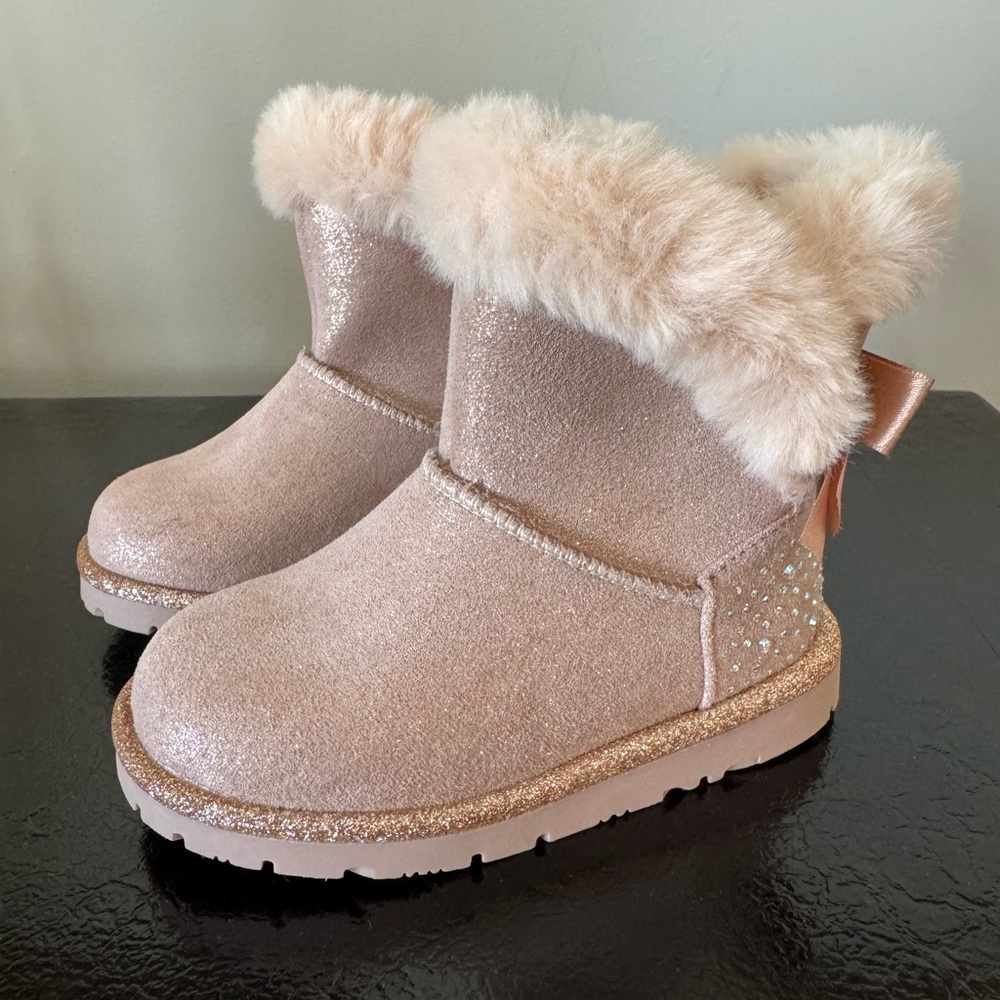 Cynthia Rowley Glitter Cream/Gold Faux Fur Boots NWT